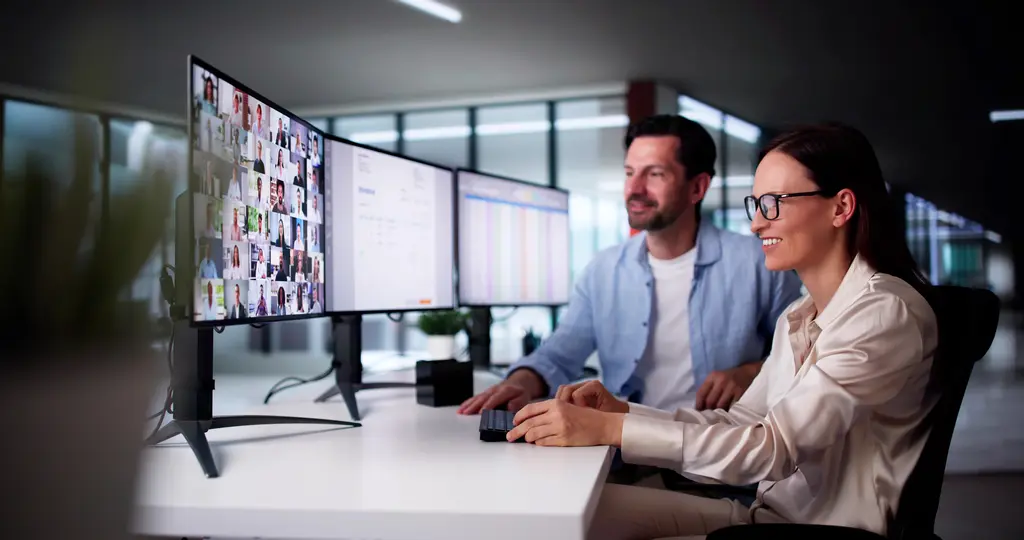 De la Acera a la Nube: digitaliza tu PYME y comienza a escalar De la Acera a la Nube: digitaliza tu PYME y comienza a escalar