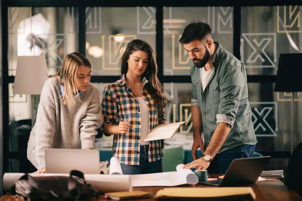 7 formas de optimizar la entrega de proyectos en agencias creativas 