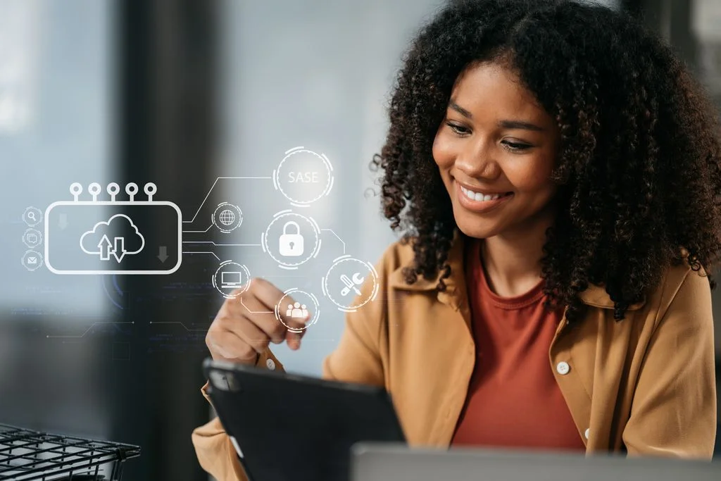 8 Estrategias Exitosas de Comunicación Híbrida para Implementar Este Año
