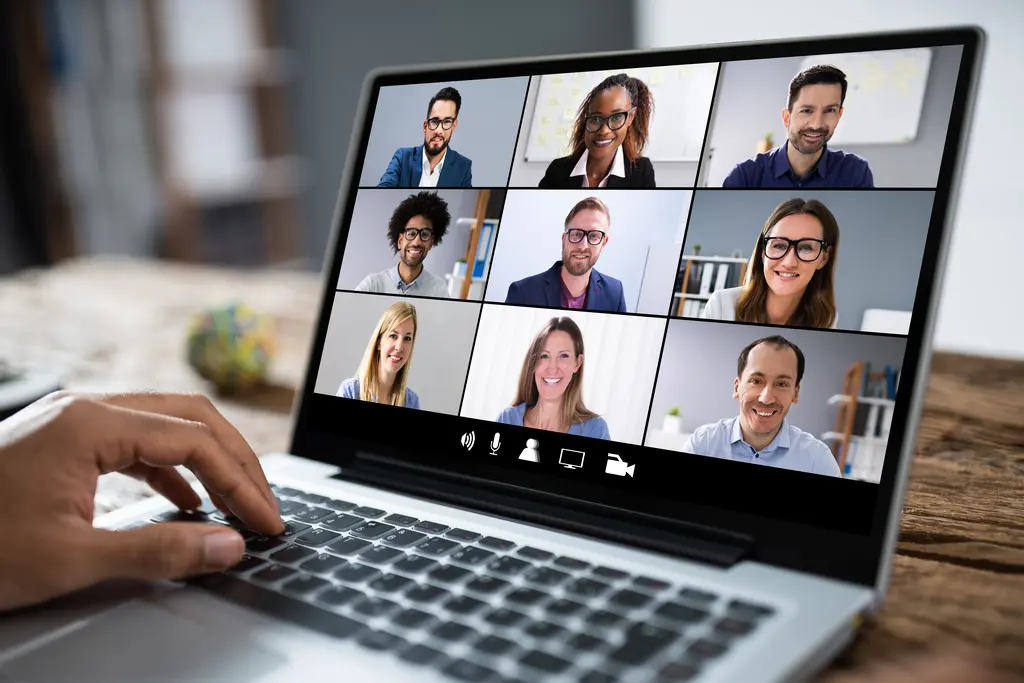 Reglas de comunicación asíncrona para equipos híbridos de ventas y servicio Reglas de comunicación asíncrona para equipos híbridos de ventas y servicio
