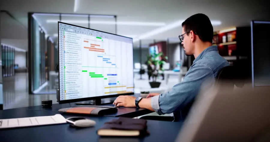 Uso efectivo de pizarras digitales en equipos híbridos 